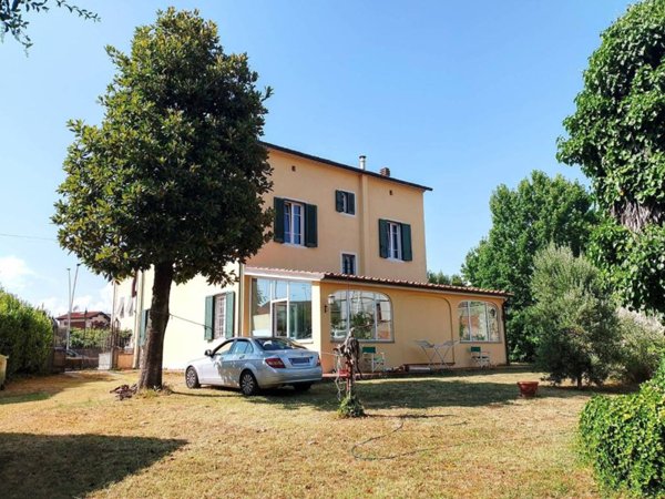 casa indipendente in vendita a Lucca in zona zona San Filippo