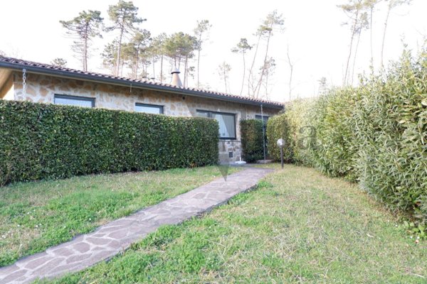 casa indipendente in vendita a Lucca in zona Maggiano