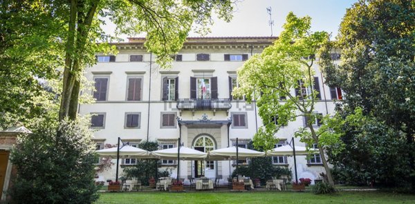 negozio in vendita a Lucca in zona Massa Pisana