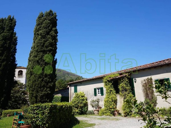 casale in vendita a Lucca in zona Fagnano