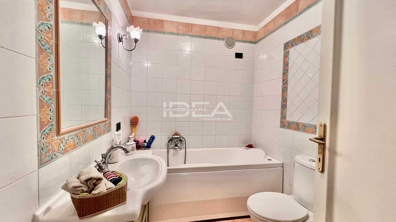 casa indipendente in vendita a Lucca in zona Nozzano