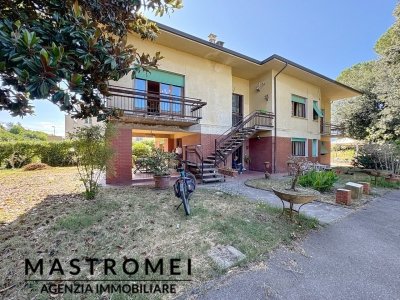 casa indipendente in vendita a Lucca in zona Monte San Quirico