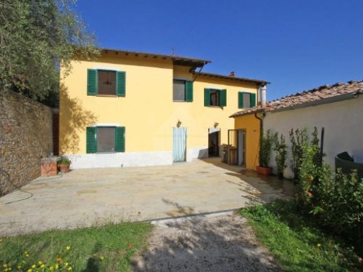 casa indipendente in vendita a Lucca in zona Santa Maria del Giudice