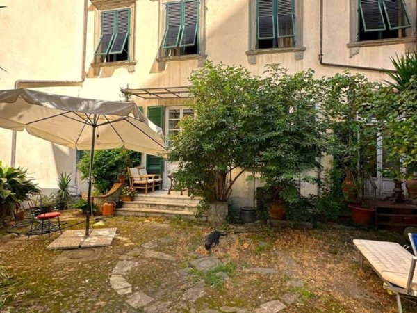 appartamento in vendita a Lucca in zona Centro Città