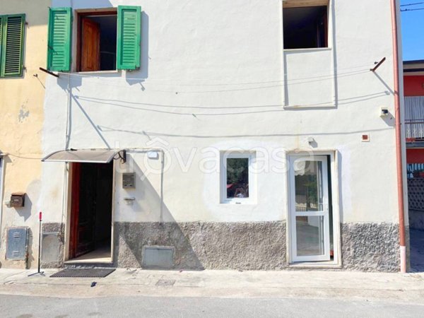 casa indipendente in vendita a Lucca in zona Nave