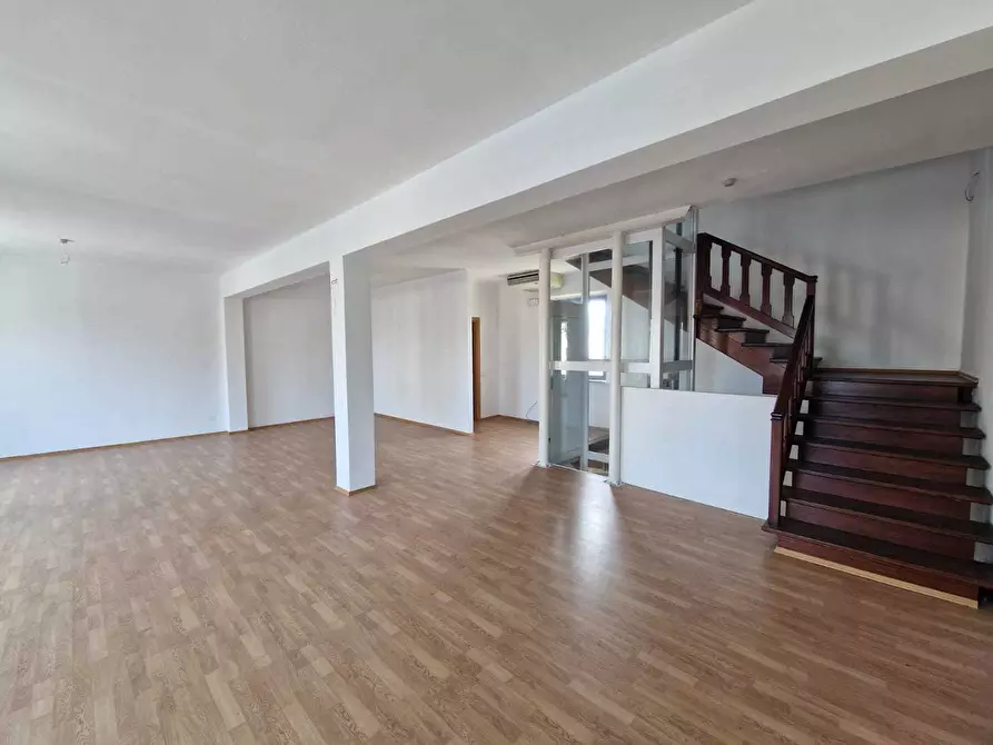 intera palazzina in vendita a Lucca in zona Sant'Anna