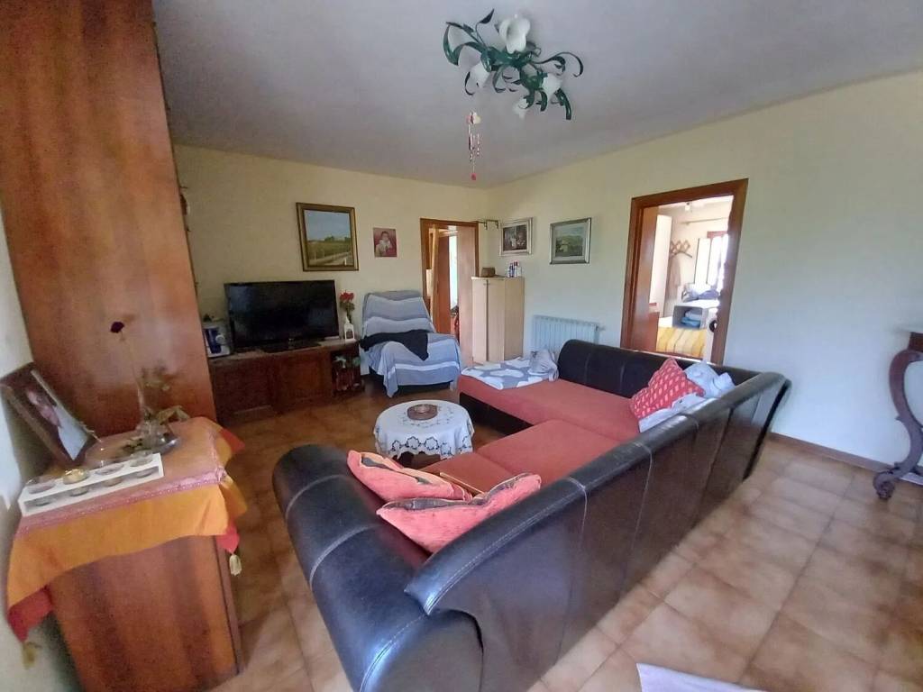 appartamento in vendita a Lucca in zona Mastiano