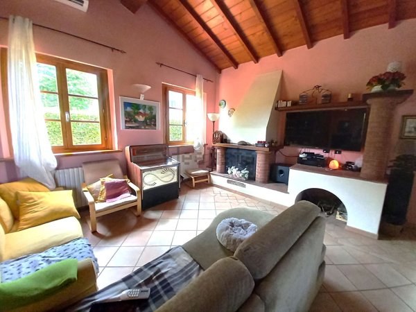 casa indipendente in vendita a Lucca in zona Monte San Quirico