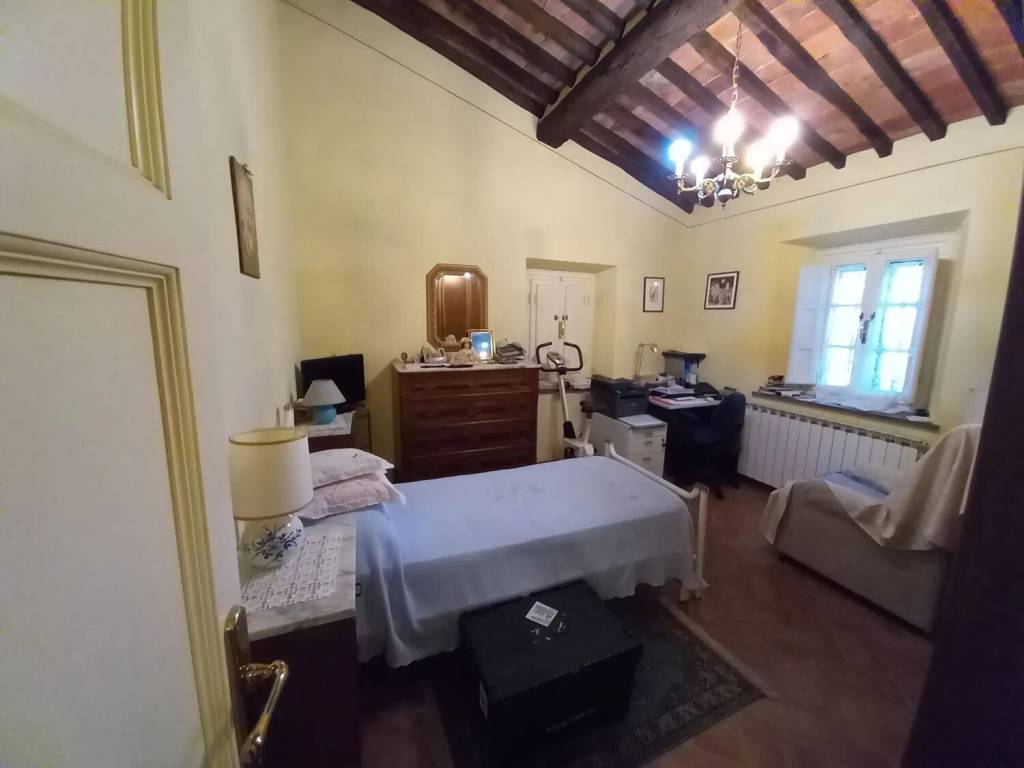casa indipendente in vendita a Lucca in zona Arliano