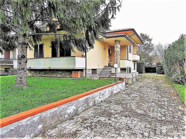 casa indipendente in vendita a Lucca in zona Sant'Angelo in Campo