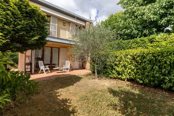 casa indipendente in vendita a Lucca in zona Maggiano