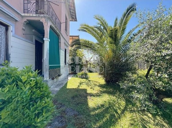 casa indipendente in vendita a Lucca in zona zona San Marco