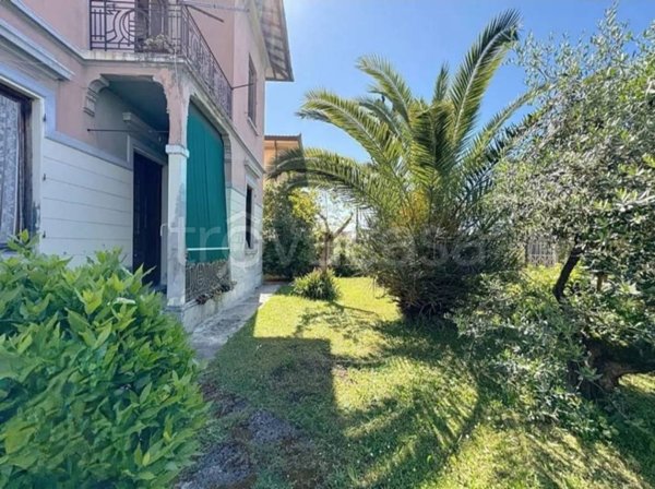 casa indipendente in vendita a Lucca in zona zona San Marco