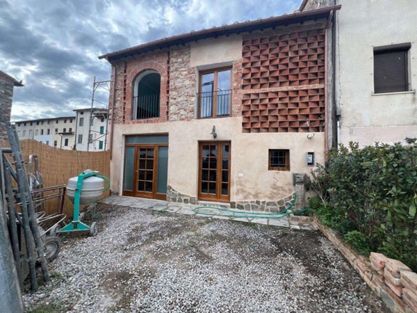 casa indipendente in vendita a Lucca in zona Sant'Anna