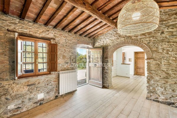 casa indipendente in vendita a Lucca in zona Santa Maria del Giudice