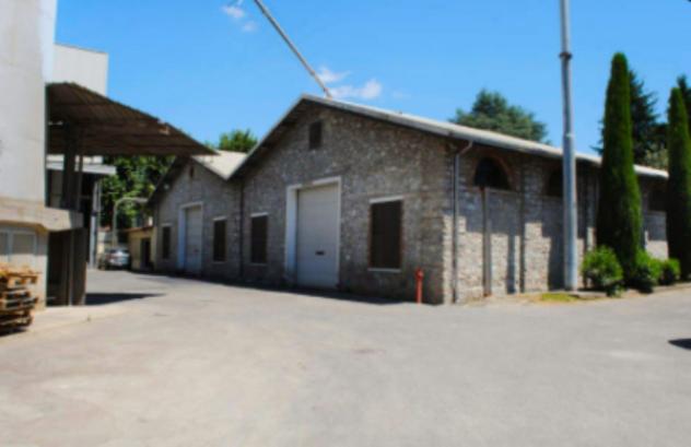 locale commerciale in vendita a Lucca