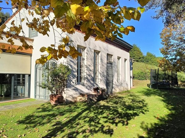 casa indipendente in vendita a Lucca in zona zona Arancio