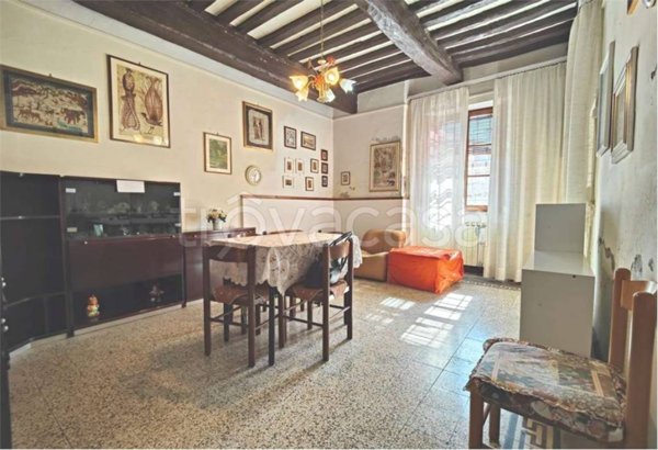 casa indipendente in vendita a Lucca in zona San Lorenzo a Vaccoli