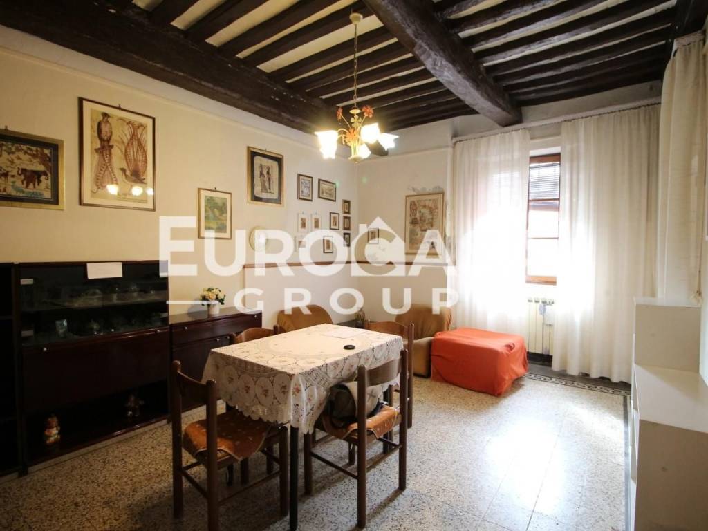 casa indipendente in vendita a Lucca in zona San Lorenzo a Vaccoli
