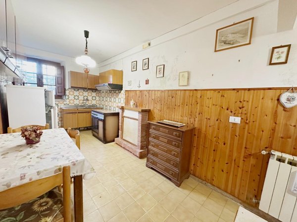 casa indipendente in vendita a Lucca in zona San Lorenzo a Vaccoli
