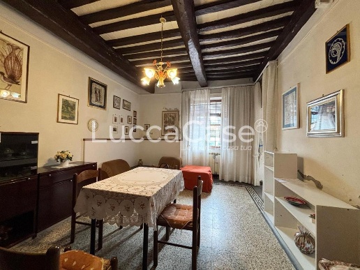 casa indipendente in vendita a Lucca in zona San Lorenzo a Vaccoli