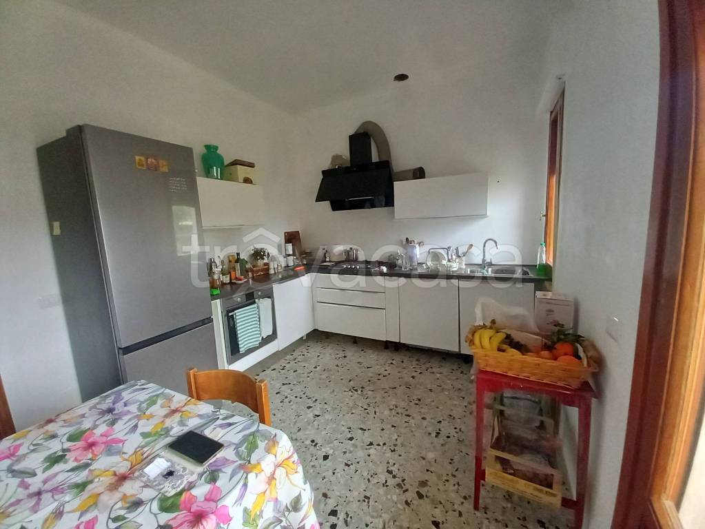 casa indipendente in vendita a Lucca in zona Torre