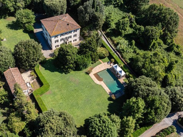 casa indipendente in vendita a Lucca in zona Santa Maria del Giudice