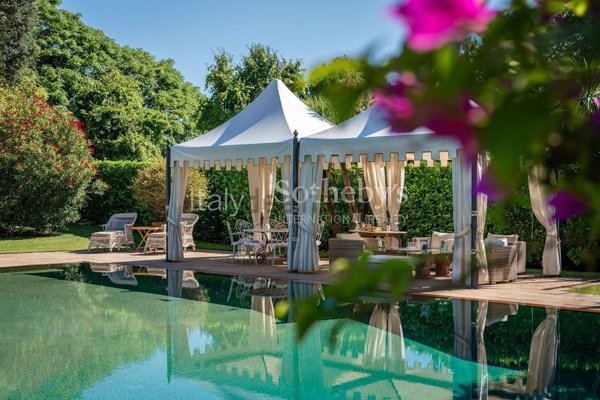 casa indipendente in vendita a Lucca in zona Massa Pisana