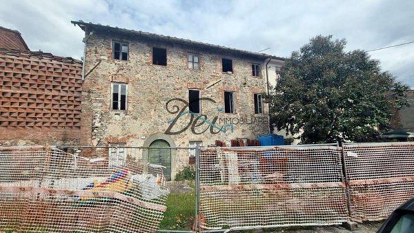 casa indipendente in vendita a Lucca in zona San Pietro a Vico