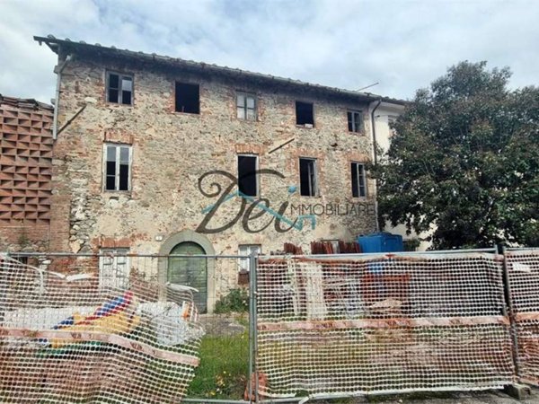 casa indipendente in vendita a Lucca in zona San Pietro a Vico