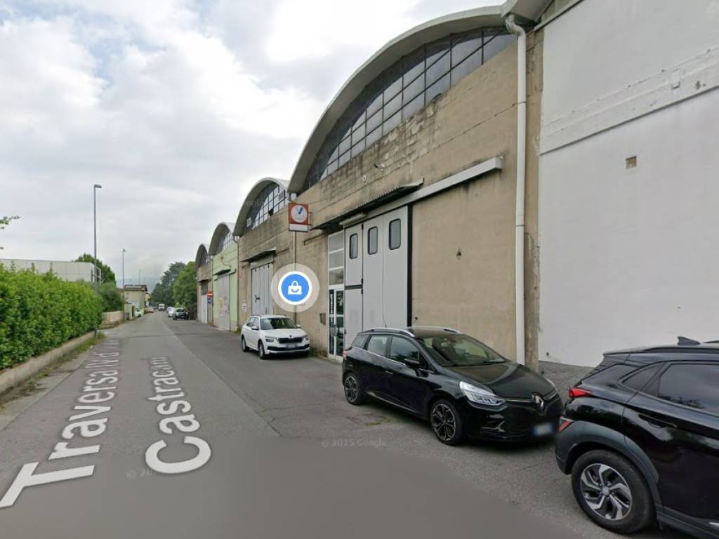 capannone in vendita a Lucca in zona zona Arancio