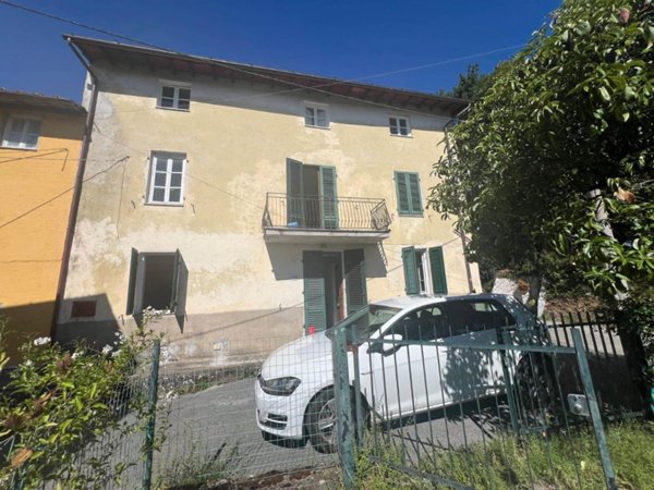 casa indipendente in vendita a Lucca in zona San Lorenzo a Vaccoli