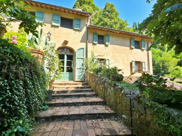 casa indipendente in vendita a Lucca in zona Ponte San Pietro