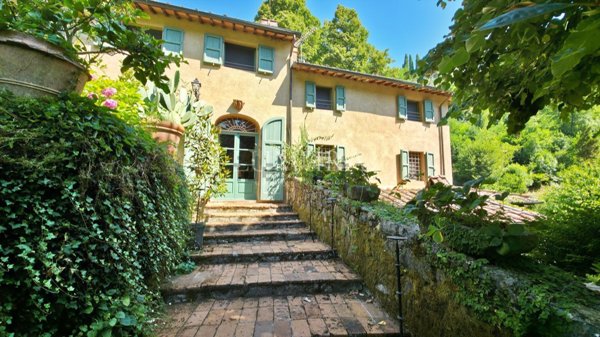 casale in vendita a Lucca in zona Chiatri