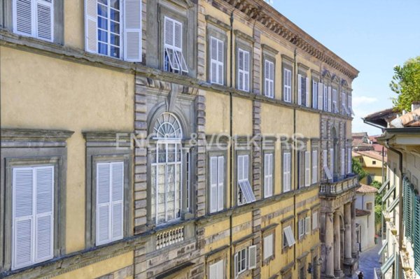 appartamento in vendita a Lucca in zona Centro Città