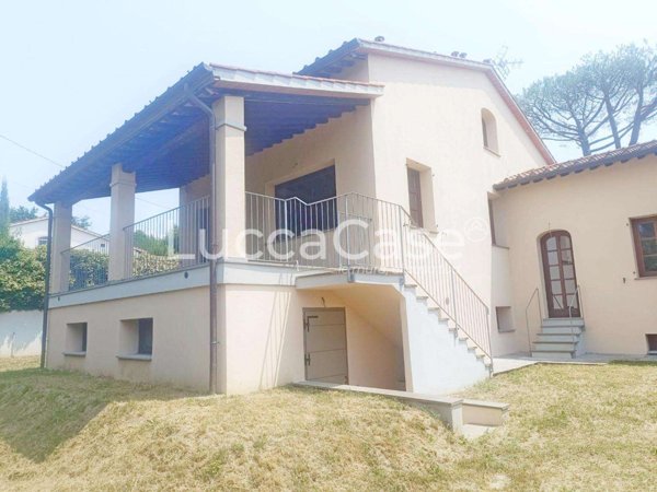 casa indipendente in vendita a Lucca in zona Sant'Alessio