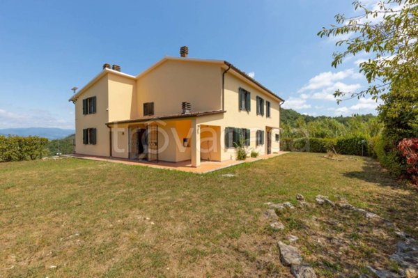 casa indipendente in vendita a Lucca in zona Balbano