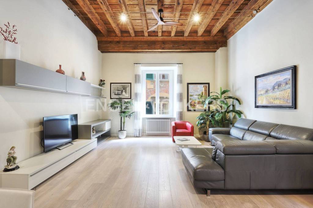 appartamento in vendita a Lucca in zona Centro Città