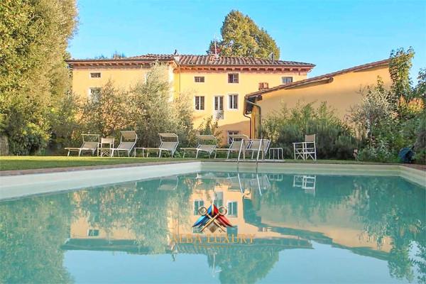 villa in vendita a Lucca in zona San Pietro a Vico