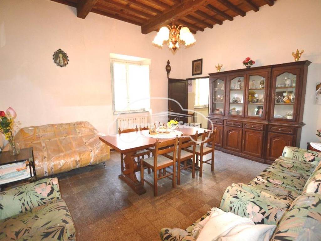 casa indipendente in vendita a Lucca in zona Monte San Quirico