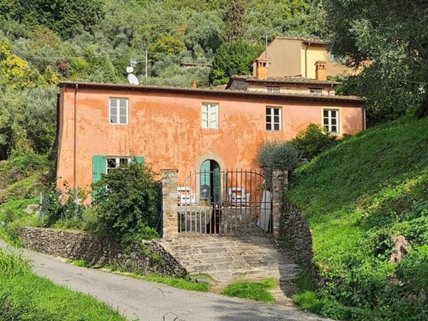 casa indipendente in vendita a Lucca in zona Torre