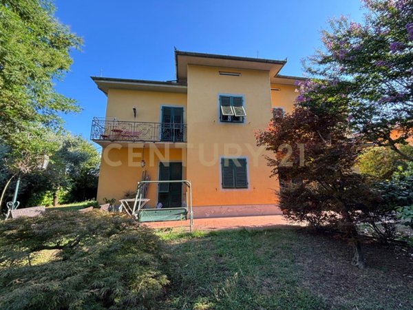 casa indipendente in vendita a Lucca in zona Centro Città