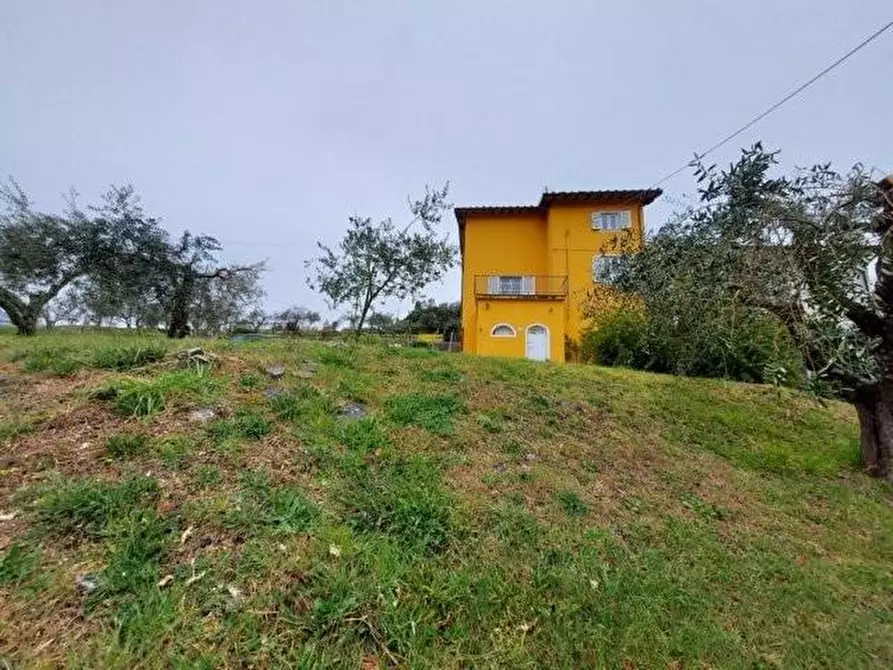 casa indipendente in vendita a Lucca