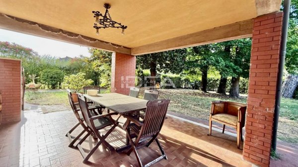 casa indipendente in vendita a Lucca in zona Centro Città
