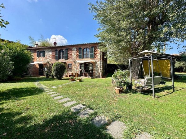 casa indipendente in vendita a Lucca in zona Monte San Quirico