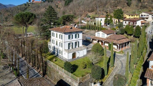 casa indipendente in vendita a Lucca in zona zona SS. Annunziata