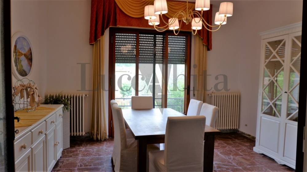 casa indipendente in vendita a Lucca in zona Nozzano