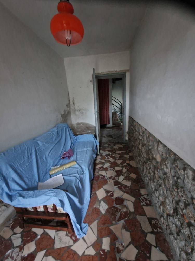 casa indipendente in vendita a Lucca in zona Balbano