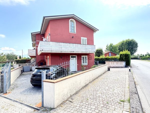casa indipendente in vendita a Lucca in zona Centro Città