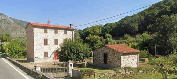 casale in vendita a Lucca in zona Santa Maria del Giudice